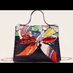🆕 Trendy Multicolored Mini Sneaker Purse